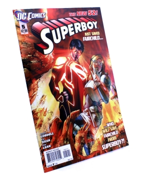 Superboy The New 52! Comic # 5: Superboy just saved Fairchild von DC Comics